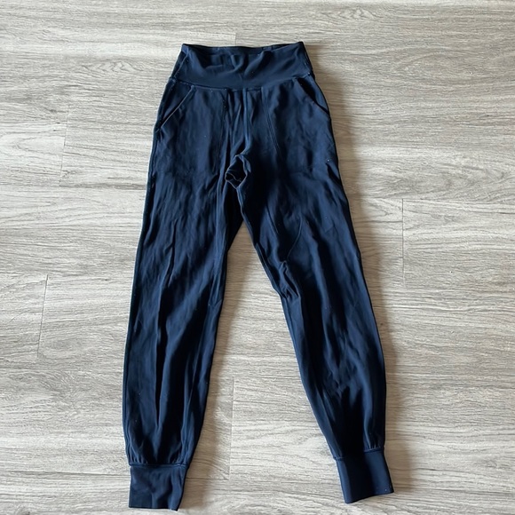 LULULEMON ALIGN LEGGINGS - Picture 1 of 4